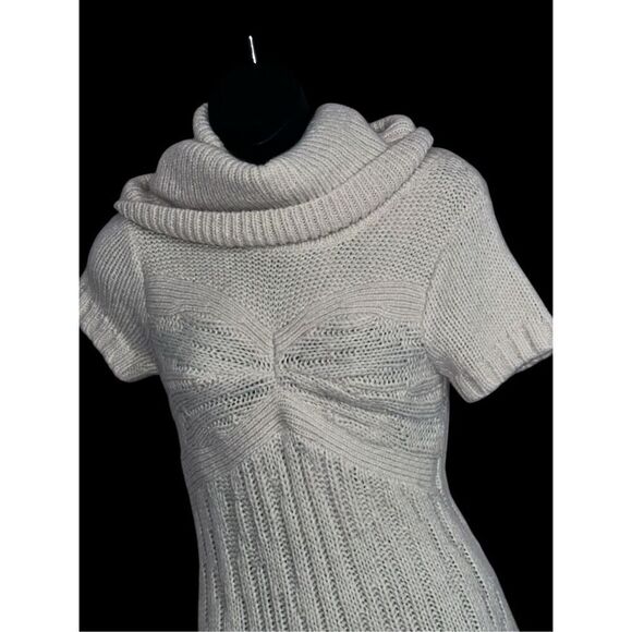 NEW WITH TAGS Beautiful BCBGMaxAzria BCBG Cozy turtleneck Cream Stretchy wool bl - Picture 2 of 9
